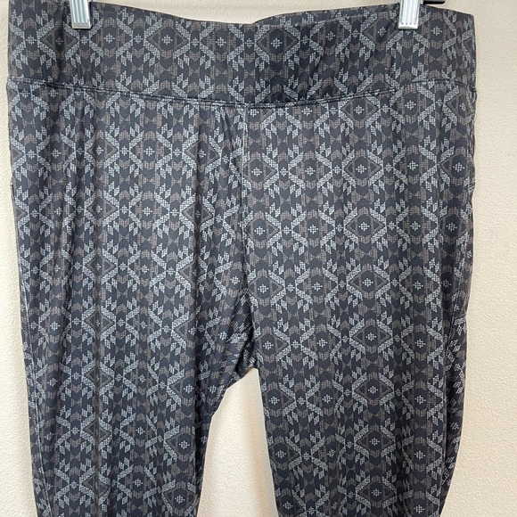 🥑5/$25 COLUMBIA Performance Omni-Wick Graphic Leggings XL - Picture 3 of 6